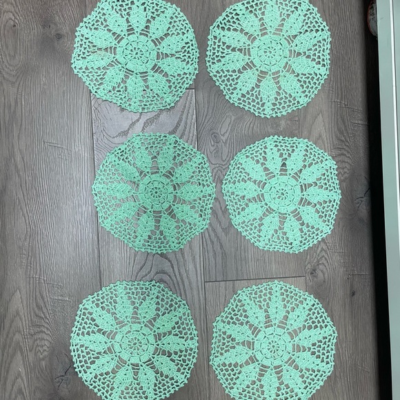 Set of 6 green Hand Crochet Lace Doilies Table Placemats Mexican Theme Farmhouse - Picture 2 of 3